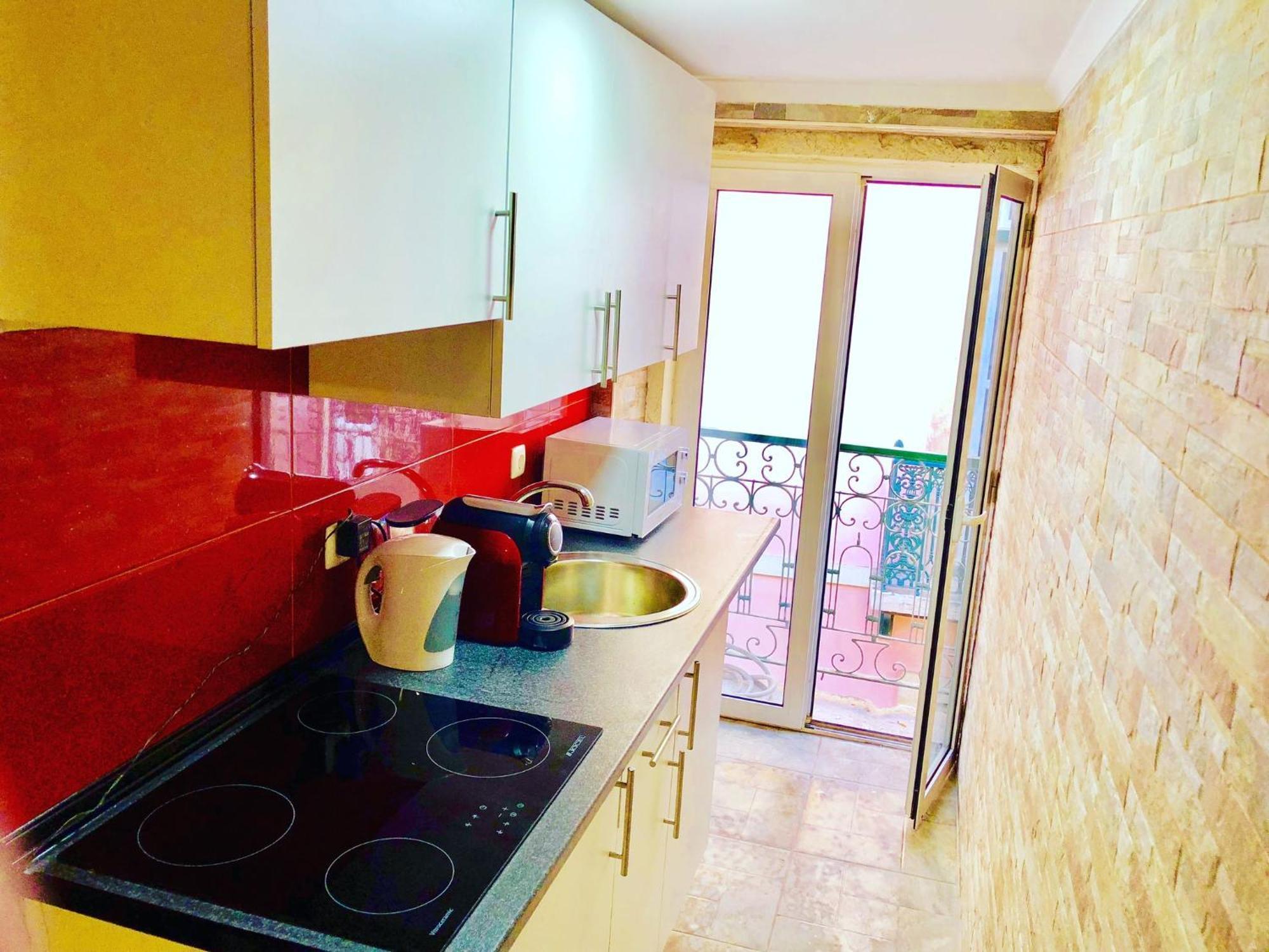 Pensión In - 7lisbon Downtown Private Bedroom With Balcony *