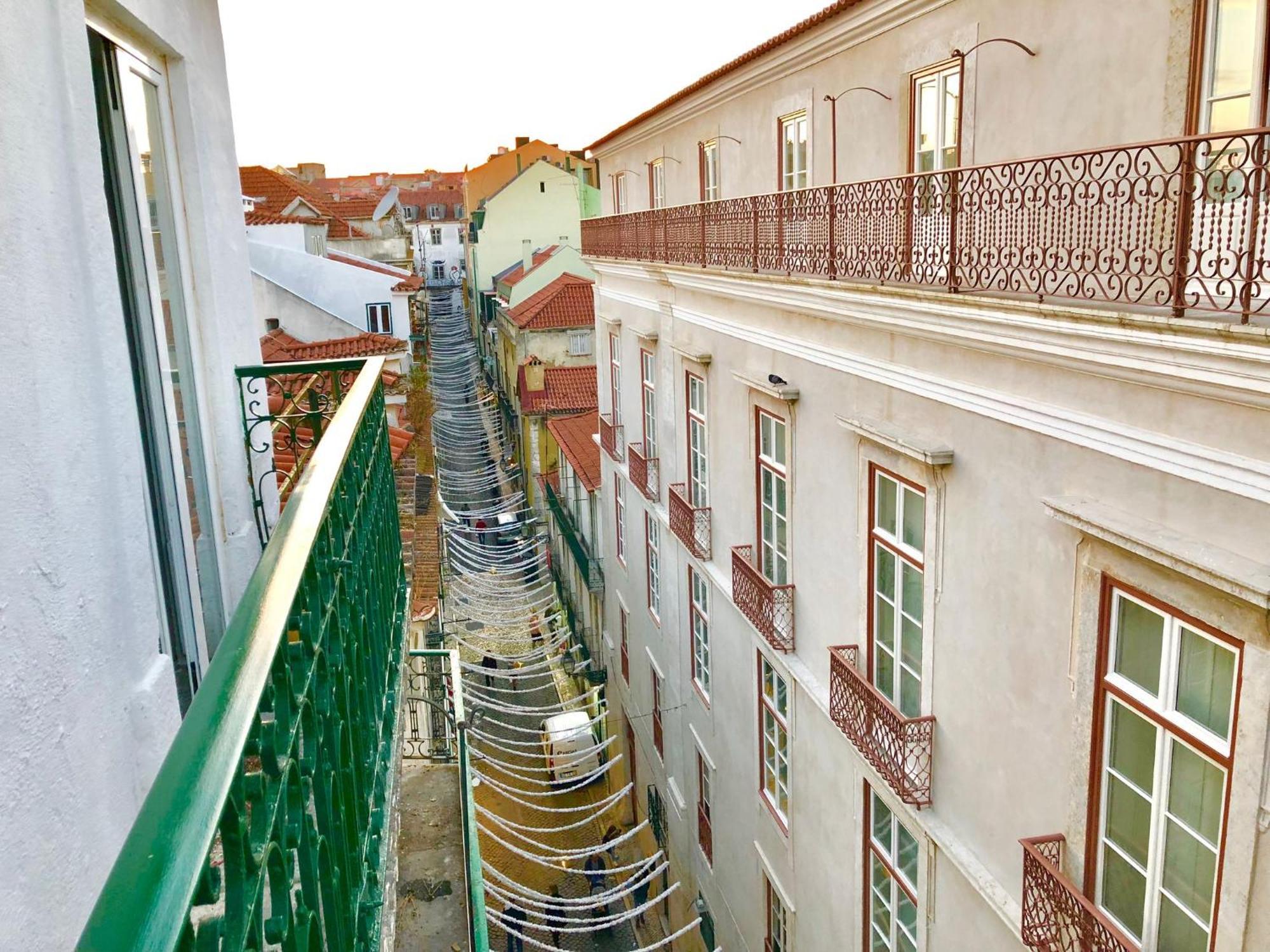 In - 7lisbon Downtown Private Bedroom With Balcony Pensión